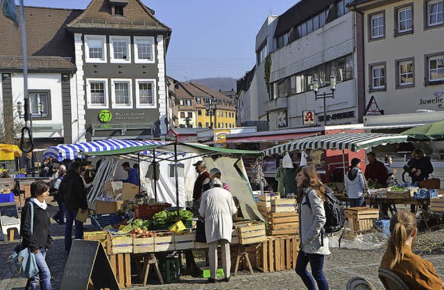 Wohin mit dem Wochenmarkt, wenn das eh...erissen und das Areal neu bebaut wird?  | Foto: Gerhard Walser
