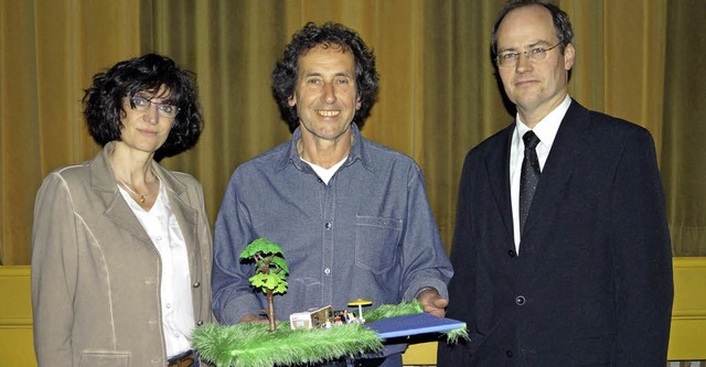 Wie man sieht, verlagert der scheidend...derns Brgermeister Christian Renkert.  | Foto: Silke Hartenstein