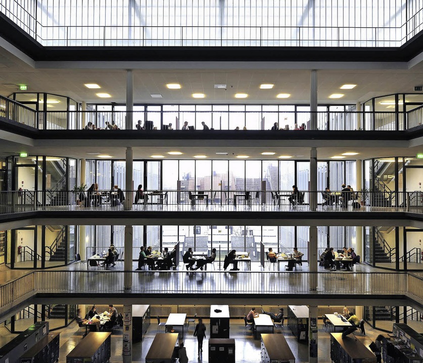 Das Kollegiengebude II der Universitt wird ab 2017 komplett entkernt.   | Foto: Thomas Kunz