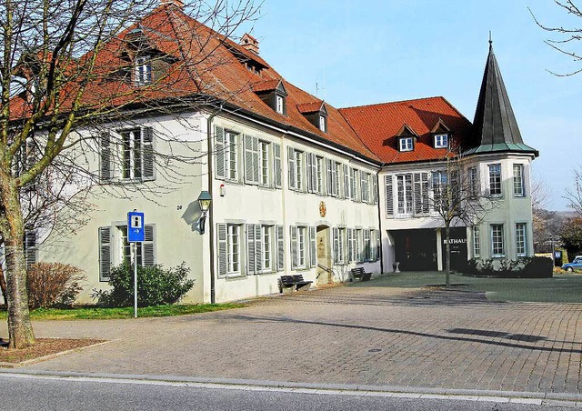 Drei Kandidaten bewerben sich im zweit...den Chefsessel im Vogtsburger Rathaus.  | Foto: Herbert Trogus