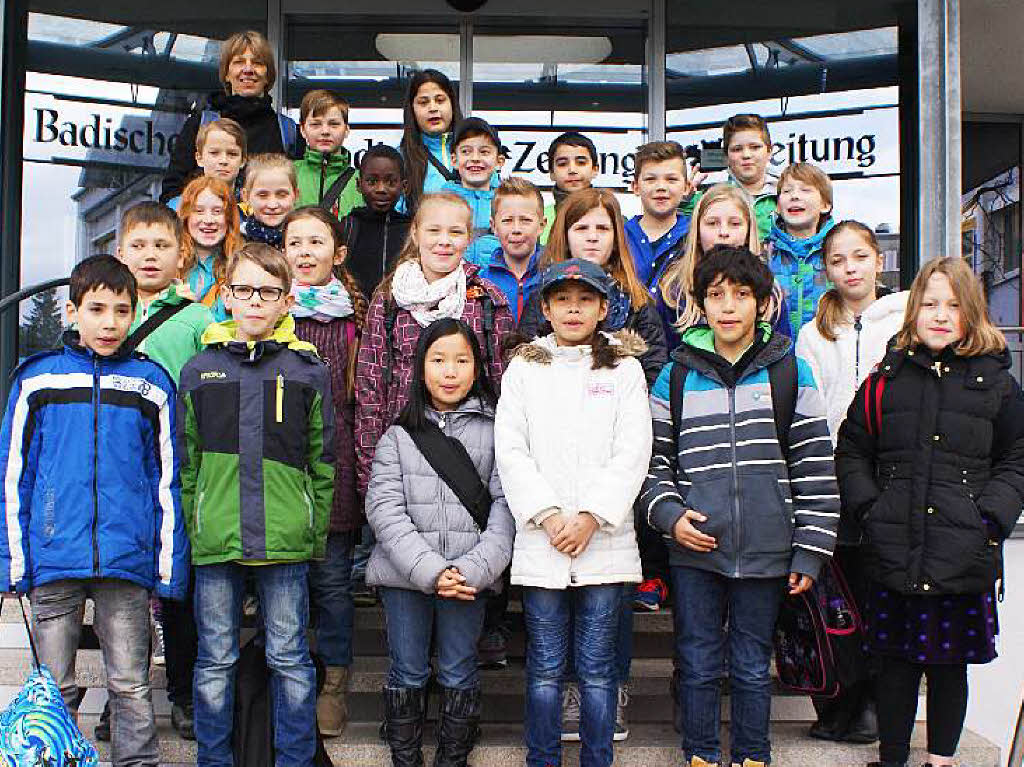 Die Klasse 4b der Rheinschule Neuenburg mit ihrer Lehrerin Frau Annette Raach Die Klasse 4b der Rheinschule Neuenburg mit ihrer Lehrerin Frau Annette Raach