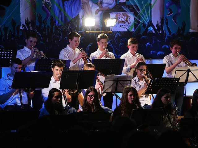 Auch das Orchester prsentiert sich auf einem beachtlichen Niveau.  | Foto: Christoph Breithaupt, Christoph Breithaupt