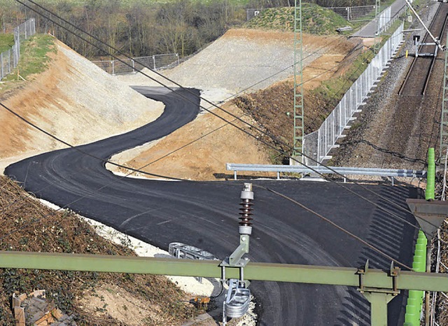 Die Baustrae bei der Nordwestumfahrun...der Bau der Unterfhrung dauert noch.   | Foto: Lauber