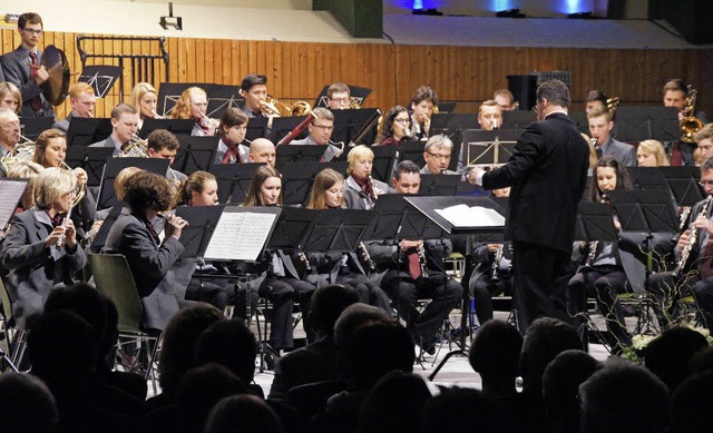 Jahreskonzert der Stadtmusik Endingen:...tag in der voll besetzten Stadthalle.   | Foto: Ilona Hge