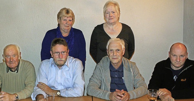 Sie leiten den Angelverein (von links)...hlschlag, Walter Wulf und Sigmar Ernst  | Foto: Reinhard Cremer