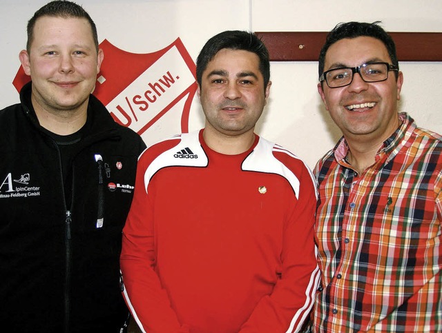 Ehrungen verdienter Mitglieder beim FC...rsitzender Mehmet  Ermis (von links).   | Foto: Heiner Fabry