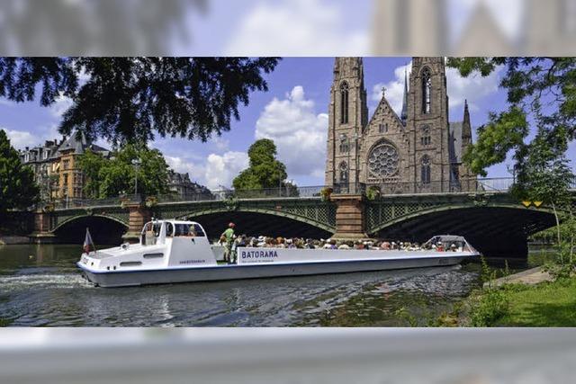 Batoramaboote: Straburg fast aus der Fischperspektive