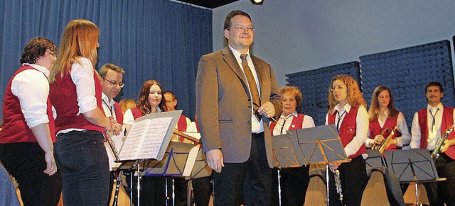 Dirigent Martin Mayer durfte sich mit ...ob mit dem Jugend- oder Aktivorchester  | Foto: Rolf-DieterKanmacher