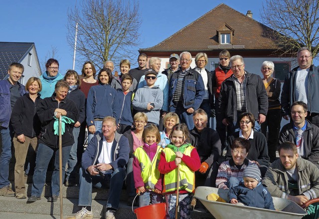 Diese und viele weitere Helfer beteiligten sich am Sthlinger Stadtputz.   | Foto: Andreas Mahler