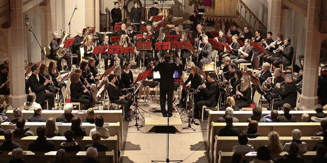 Das Projektorchester des Blasmusikverb...220; unter Leitung von Frieder Stoll.   | Foto: Herbert Binninger