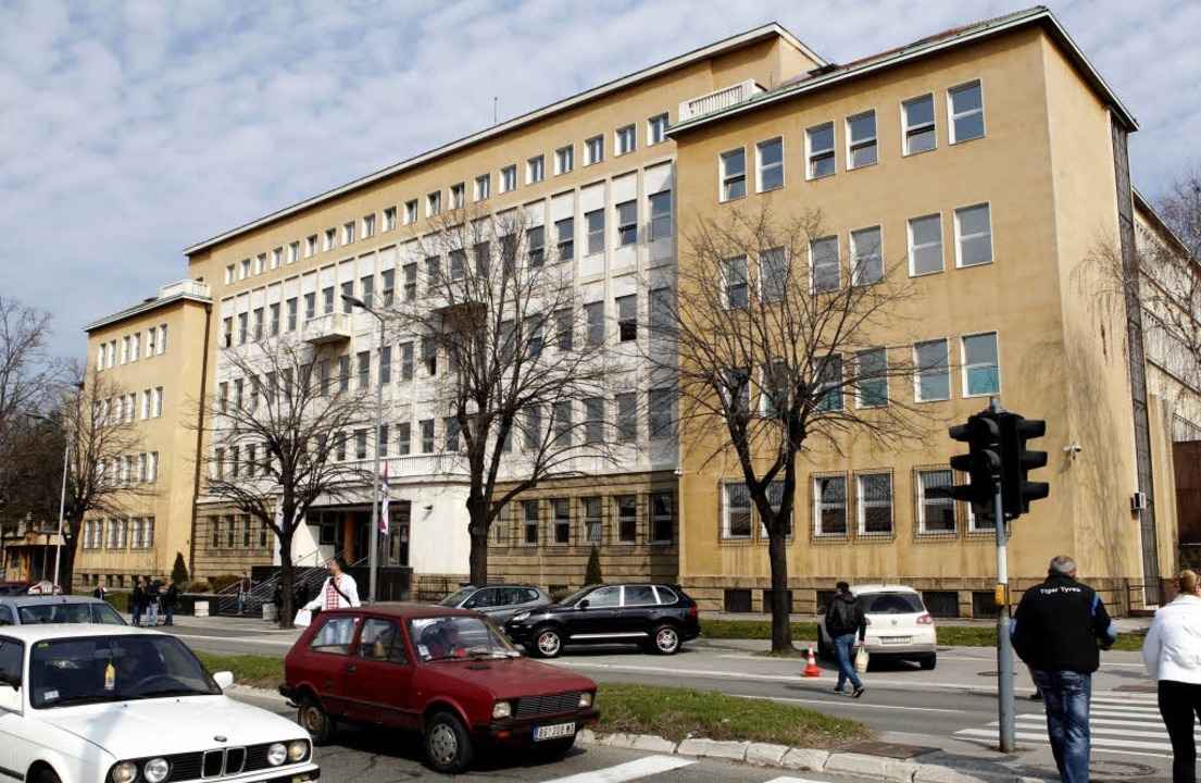 Der Mann wurde nach Belgrad abgeschobe...rbrechen in der serbischen Hauptstadt.  | Foto: dpa