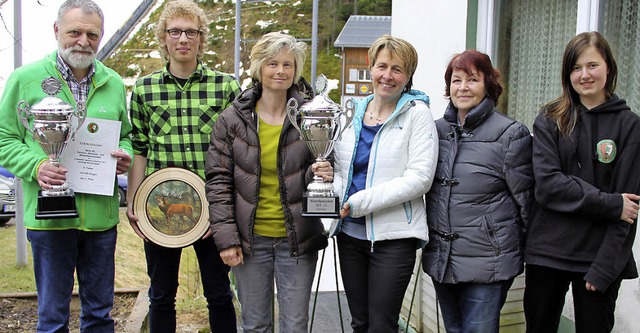 Die Gewinner (von links): Bernhard Thi...mann vom Skiclub Langenordnach Damen.   | Foto: Eva Korinth