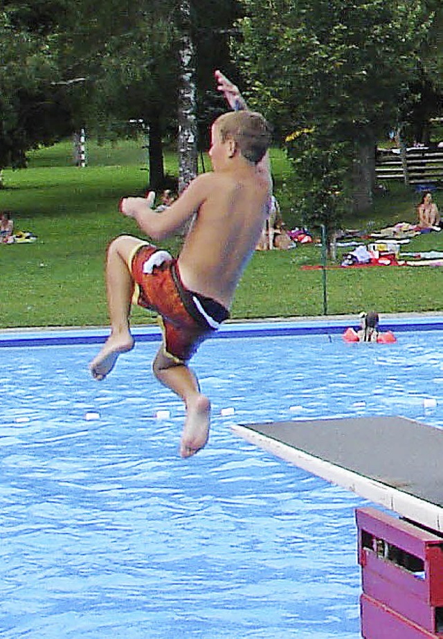 Das Dittishauser Freibad ist ein Platz...eer, Sonnenanbeter und viele andere.   | Foto: Archiv: Christa Maier