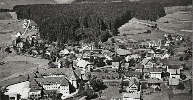 Das neue Parkhaus  soll an den Maierho...und im Schwarzwaldstil gebaut werden.   | Foto: Archivbilder: Liane Schilling