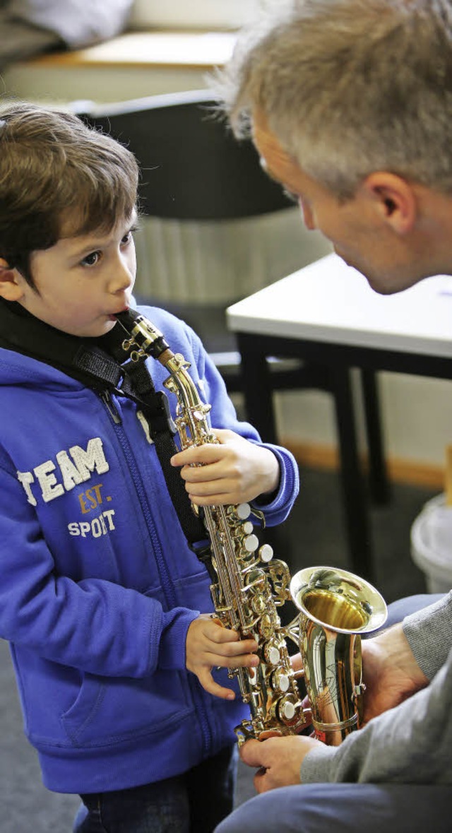 Na, ist das Saxofon das richtige Instrument?   | Foto: Musikschule