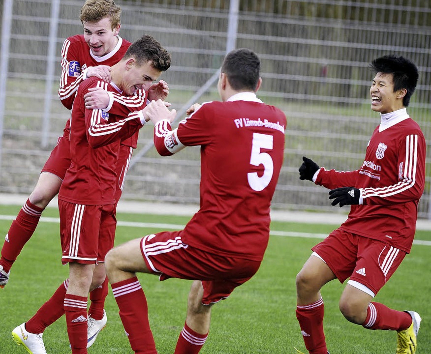 Junioren feiern ersten Sieg - Jugendfußball - Badische Zeitung