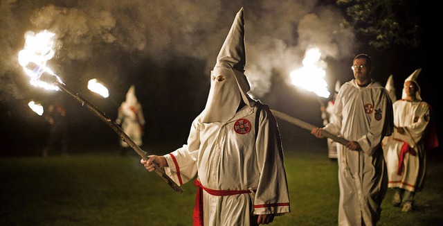 Der Ku-Klux-Klan ist eigentlich in den...&#8211; dort entstand auch unser Bild.  | Foto: dpa