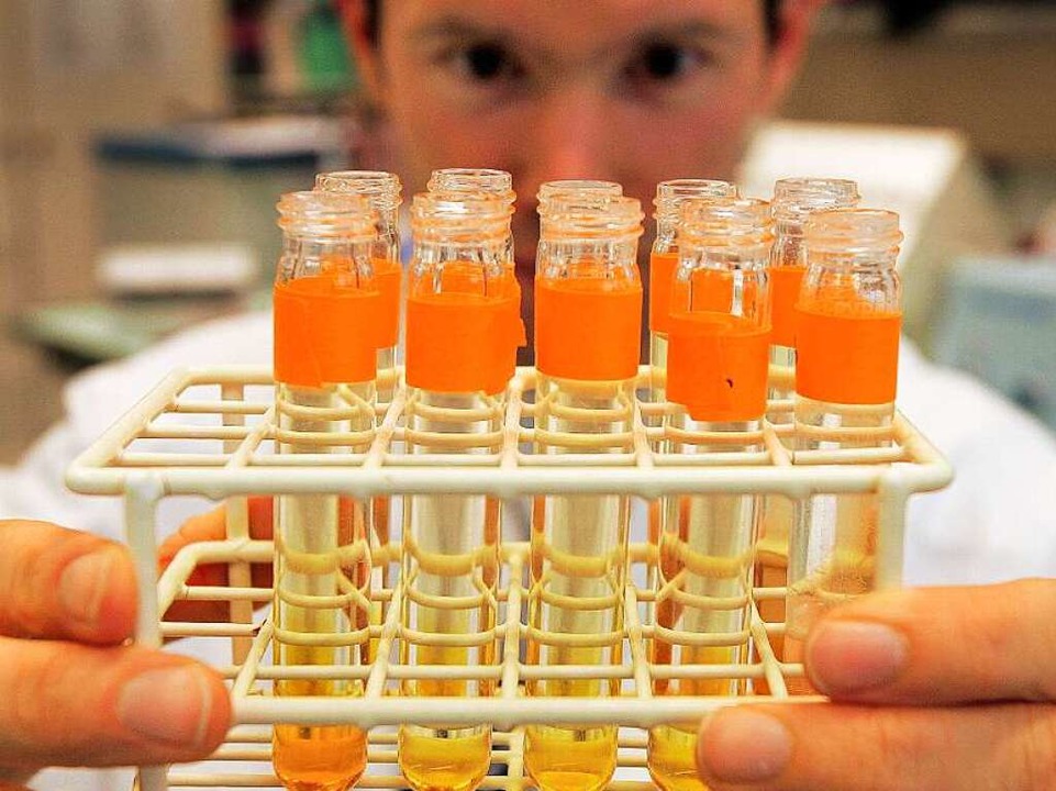 Kontrollen in einem Anti-Doping-Labor.  | Foto: dpa