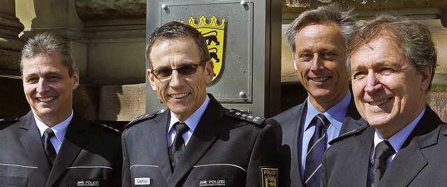 Manfred Geiges  ist im Polizeirevier f...ertretender Revierleiter (von links).   | Foto: Willi Adam
