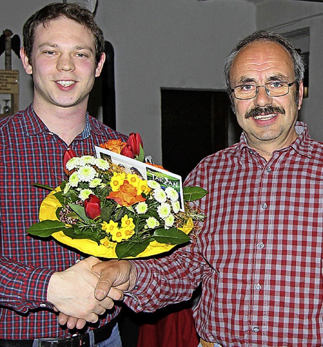 Der Vorsitzende der Stadtkapelle Burkh...bisherigen Stellvertreter Gerd Geiser.  | Foto: Trogus