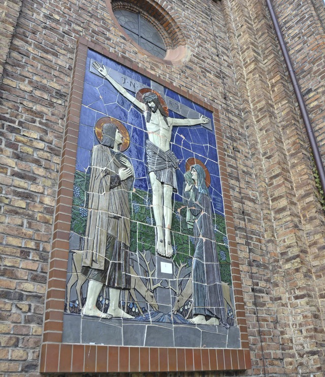 Das Laeuger-Relief an der Bonifatiuskirche.   | Foto: Nikolaus Trenz