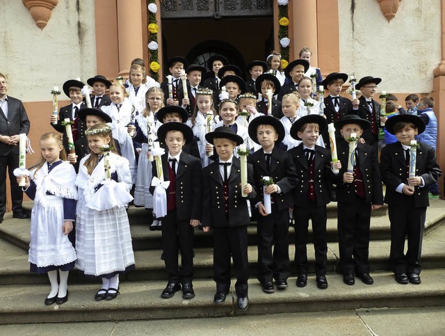 In Mnstertal gingen bereits am gestri...en Sonntag&#8220; in schmucker Tracht   | Foto: Eberhard Gross