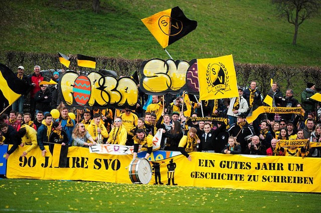 Freudenfest bei Fans und Kickern des SV Oberschopfheim  | Foto: Pressebro Schaller, Bettina Schaller Presse