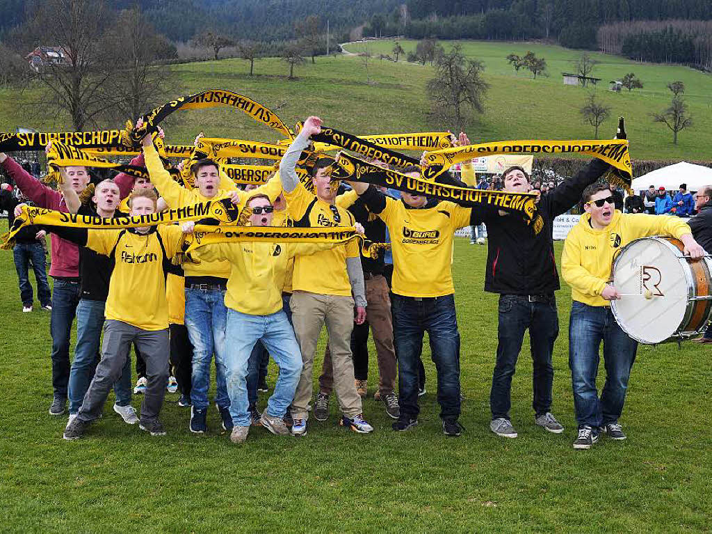 Der SV Oberschopfheim feiert den Pokalsieg. Der SV Oberschopfheim feiert den Pokalsieg.