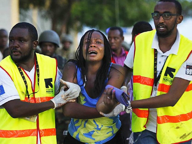 Bei dem Angriff auf eine Uni in Kenia starben 150 Menschen.  | Foto: dpa