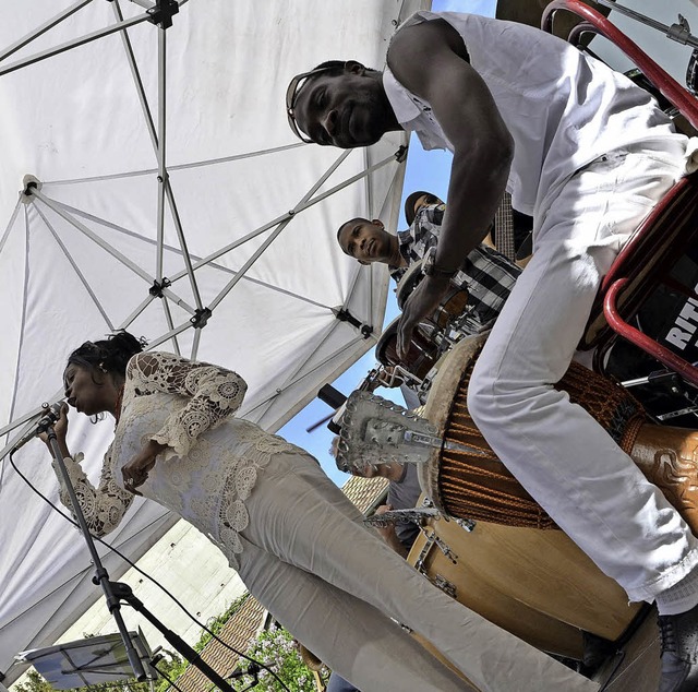 Heuer spielt die Ritmo Jazz Group auf dem Chesterplatz.   | Foto: barbara Ruda