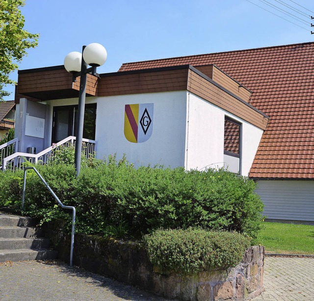 Arbeiten am und rund um das Dorfgemein...ordnung des Malecker Ortschaftsrates.   | Foto: Hans Meidhof