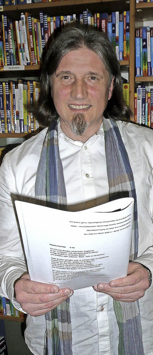 <Text>Rolf Keller hat in der Gundelfin...nd seine Gedichte vor</Text>getragen.   | Foto: Anette Preu