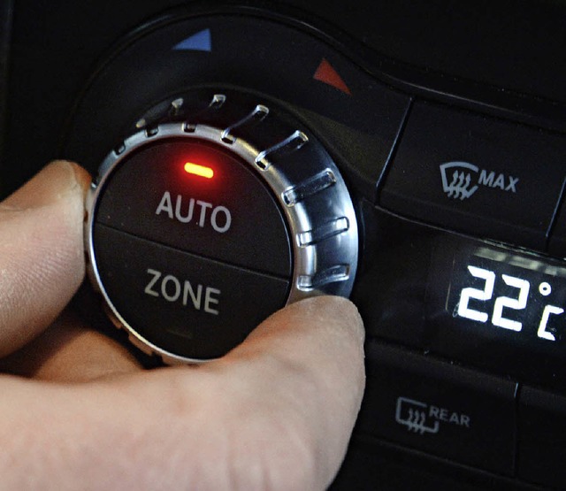 Nicht zu kalt einstellen:Als Richtwer...nlage im Auto gelten um die 22 Grad.    | Foto: Franziska Kraufmann/dpa