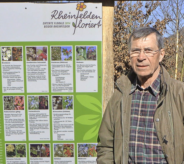 Bernhard Meier freut sich in diesen Ap...len Struchern in seiner Waldrandzone.  | Foto: Ingrid Bhm-Jacob