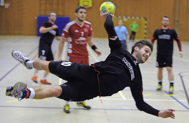 Diesmal nicht im Anflug: Jakob Tiedtke...einen, der gegen den  ESV Weil fehlt.   | Foto: Schn