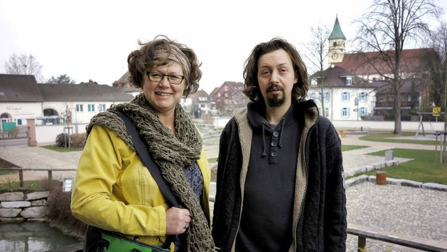 Annette Hollenwger aus Mauchen und Jo...n Schliengens Partnerstadt Nidau aus.   | Foto: Dorothee Philipp