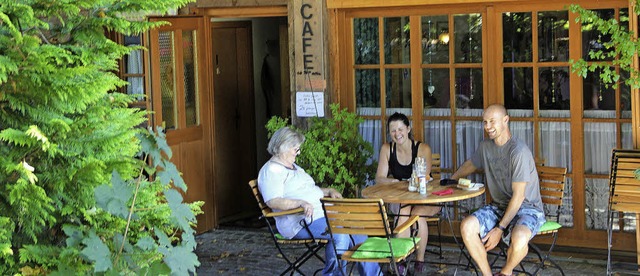 Ein Bild, das der Vergangenheit angeh...lternhaus, in dem sie ihr Cafe betrieb  | Foto: Rolf-Dieter Kanmacher