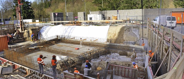 Hochhaus-Baustelle im Leibnizweg: Das ...kdeck, dann geht&#8217;s in die Hhe.   | Foto: Nikolaus Trenz