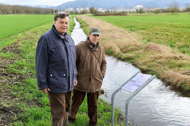 Jrgen Herr (links) und Gnter Holzwar...ier ein Baugebiet entstehen zu lassen.  | Foto: Rita Eggstein