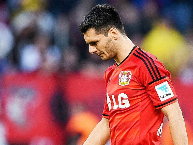 Emir Spahic hatte sich nicht unter Kontrolle.-  | Foto: dpa