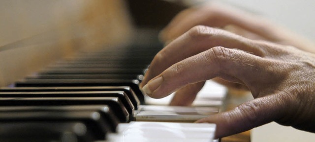 Beim Klavierspiel werden   Fingersehnen oft sehr strapaziert.  | Foto: photocase