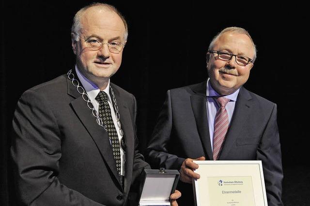 Ehrenmedaille für Hermann Weber