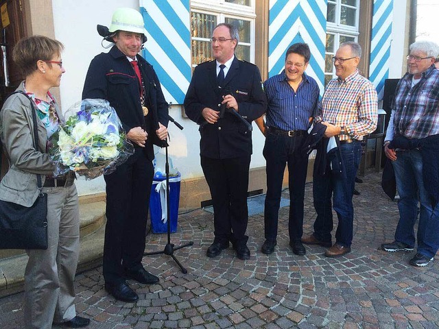 Der Amtsinhaber macht weiter: Christop...hrkluft vor dem Bad Bellinger Rathaus.  | Foto: Jutta Schtz