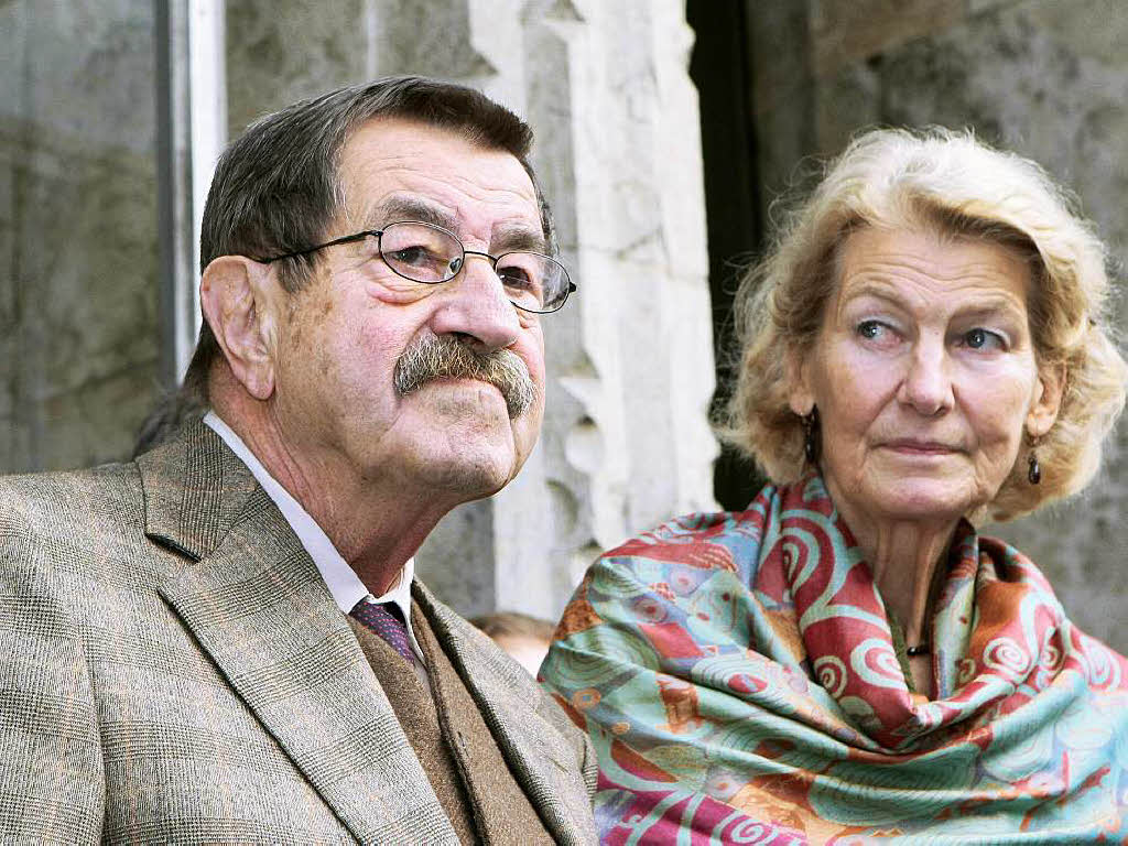 Gnter Grass und seine Frau Ute warten am 27.10.2007 auf den Beginn eines Festaktes zu seinem 80. Geburtstag in Lbeck