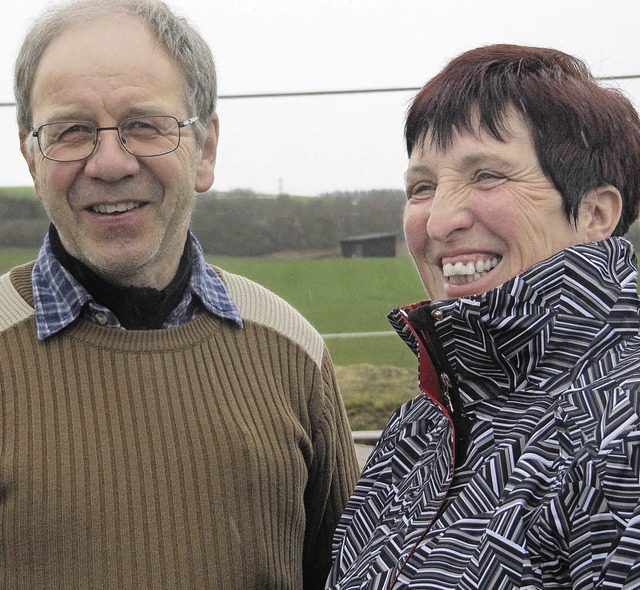 Alfred Kpfler, seit 20 Jahren Mitglie...ngen  und Vorsitzende Monika Siebler.   | Foto: Susanne Filz