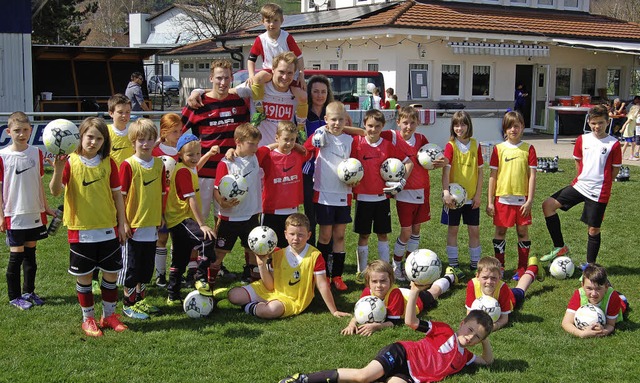 Zum Fchsle-Camp des SC Freiburg auf d...ingen, Leiterin der  Jugendabteilung).  | Foto: Paul Schleer