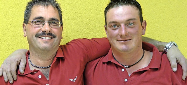 Alter und neuer erster Vorstand der &#...us Bhler (links) und Florian Blatter   | Foto: Andreas Mahler