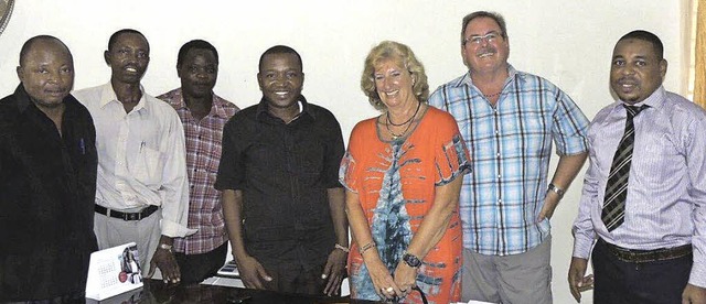 Ngeles zu Besuch beim Bildungsministe...Ilse und Hermann Ngele, Landrat Boga   | Foto: Zvg