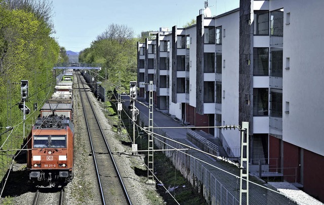Beispiel Laubenweg: Neubauten an verlrmten Verkehrswegen   | Foto: Michael Bamberger