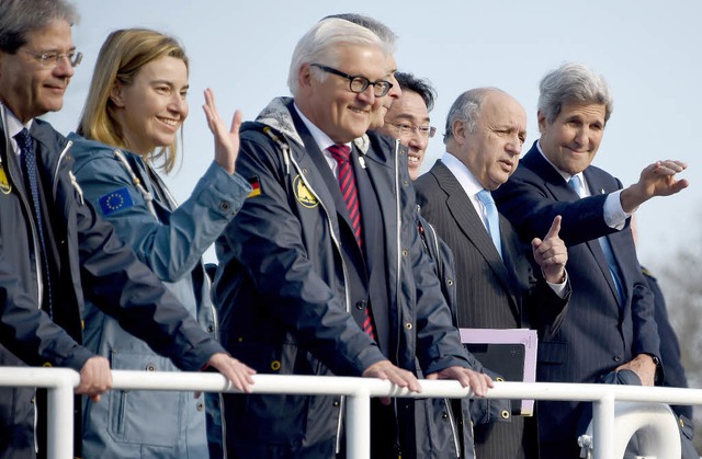 Italiens Auenminister Paolo Gentiloni...us (Frankreich) und  John Kerry (USA).  | Foto: DPA
